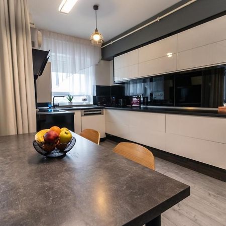 Tampa View Premium Apartment Брашов Экстерьер фото
